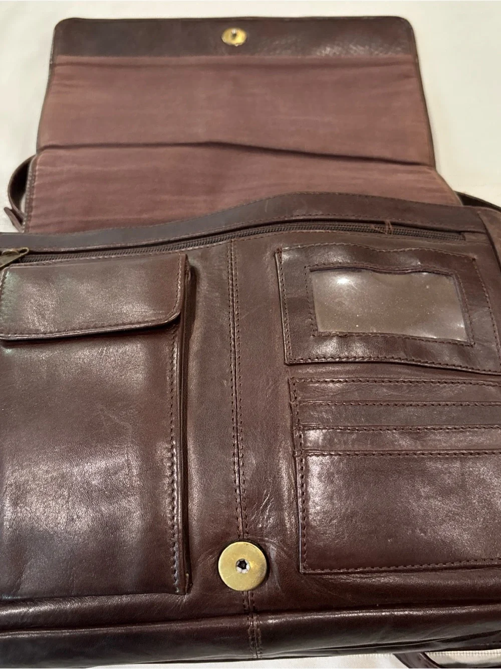VINTAGE Wilson,s Leather Brown Satchel Briefcase unisex with Shoulder Strap.